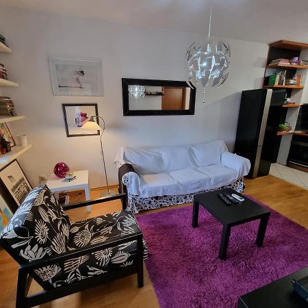 One Bedroom Centre Apartment พอดโกริกา ภายนอก รูปภาพ