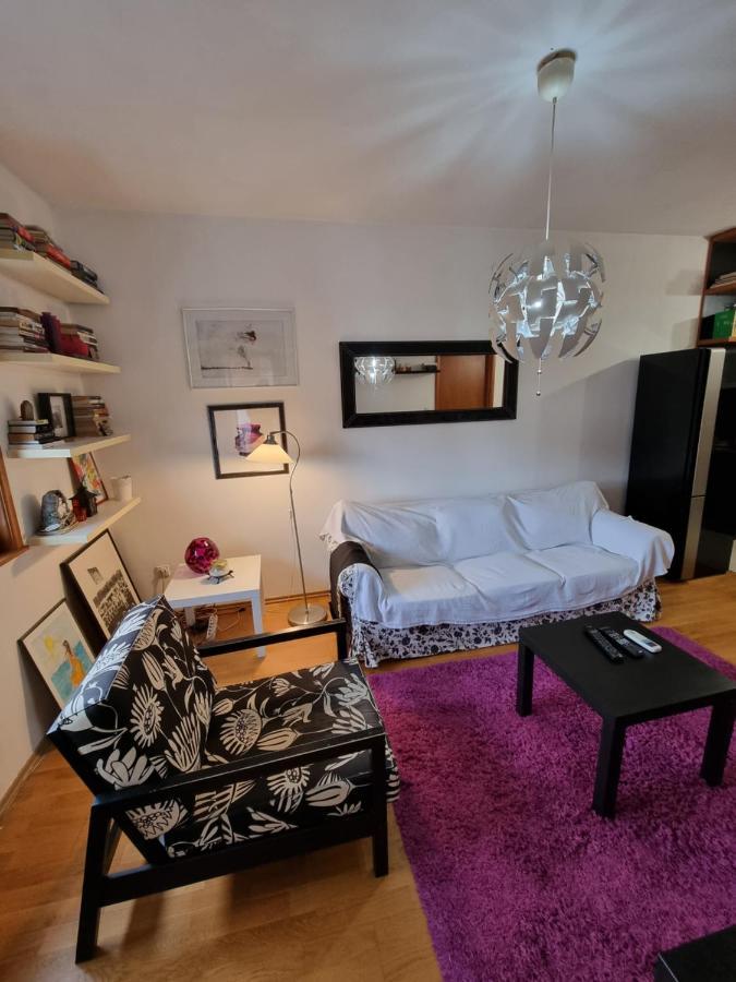 One Bedroom Centre Apartment พอดโกริกา ภายนอก รูปภาพ