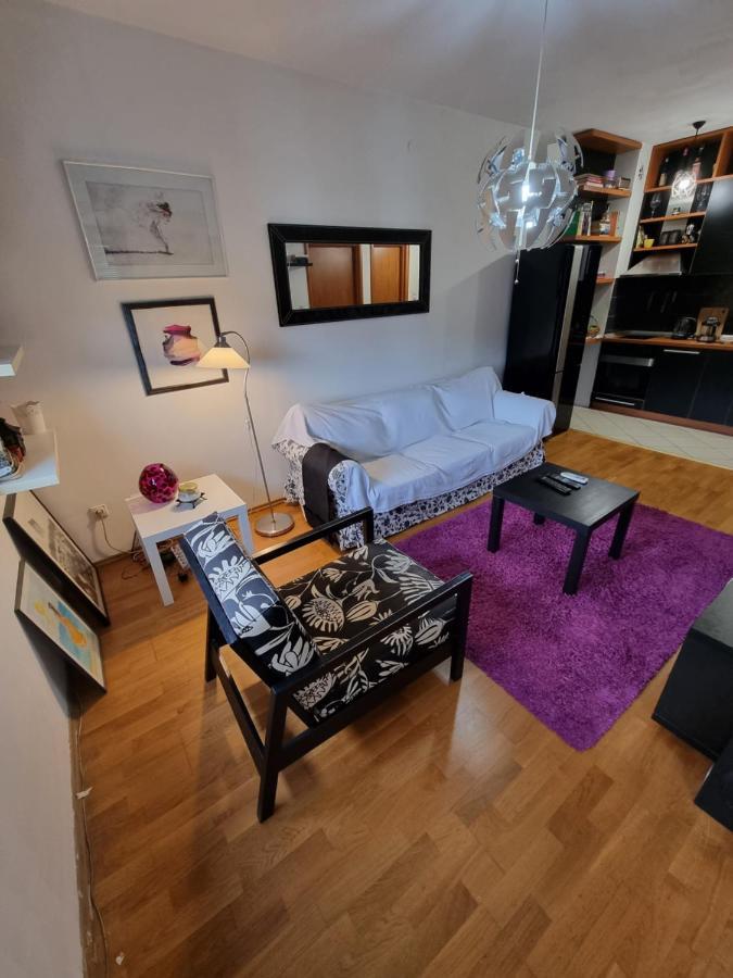 One Bedroom Centre Apartment พอดโกริกา ภายนอก รูปภาพ