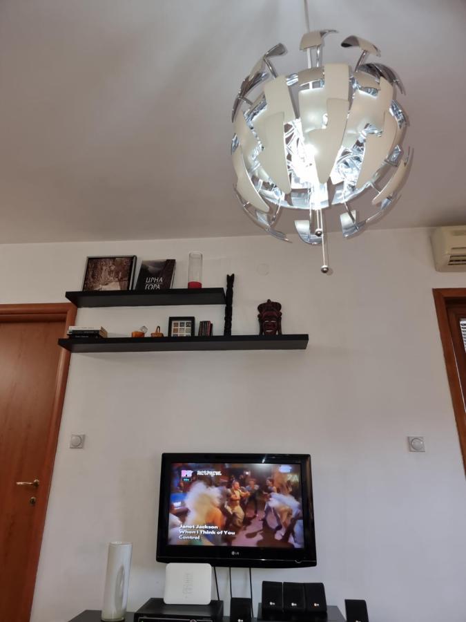 One Bedroom Centre Apartment พอดโกริกา ภายนอก รูปภาพ